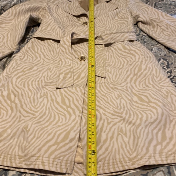 Washable light weight lined trench - Picture 8 of 11